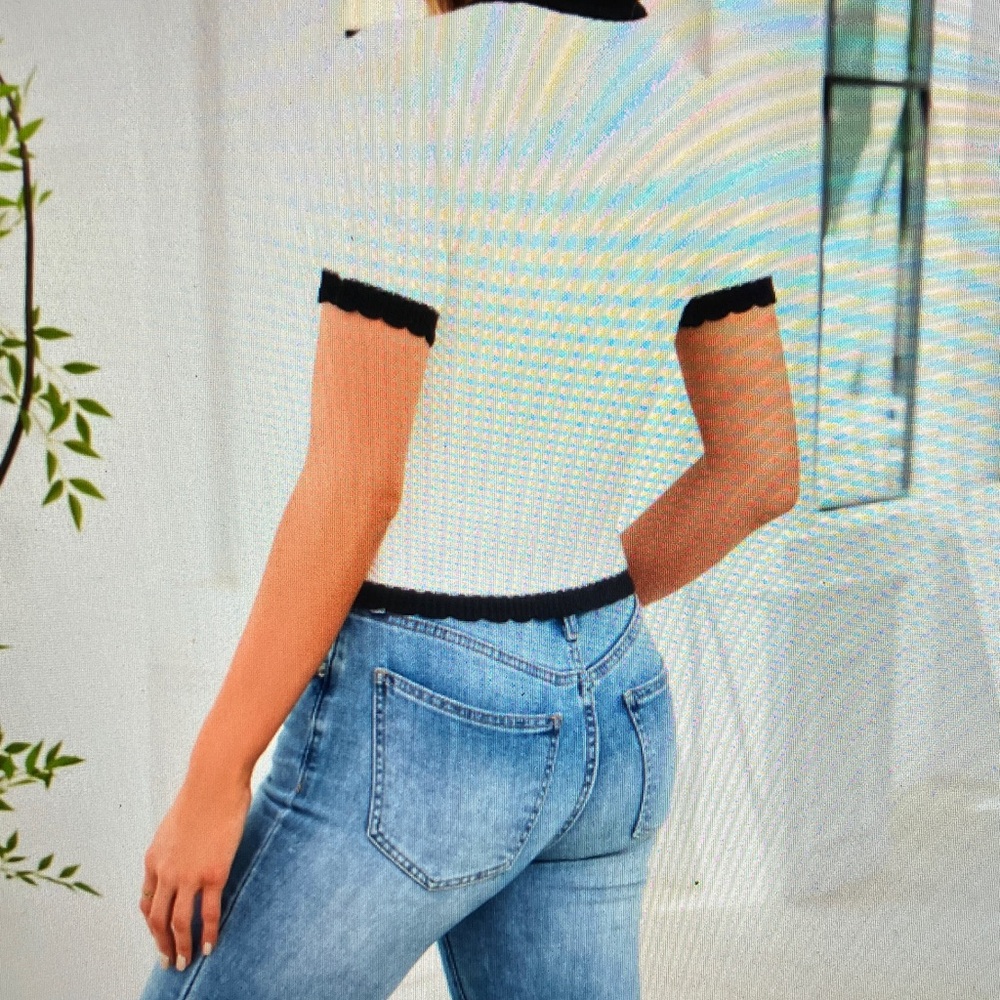 Elegant Black and White Women's Top - Picture 4 of 4